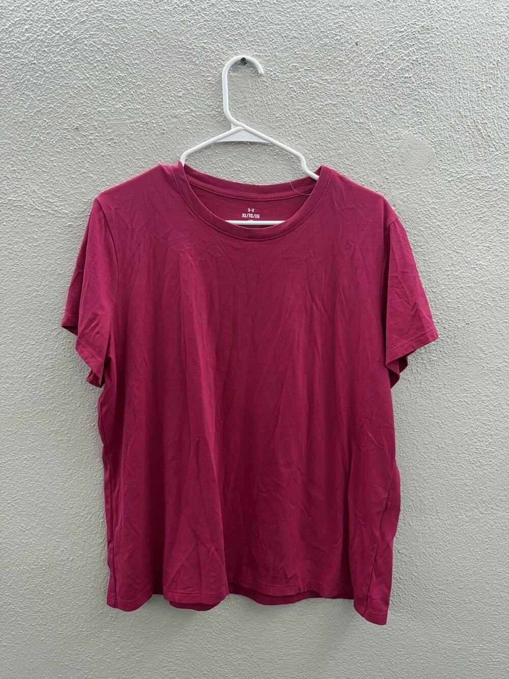 Under Armour Womens Shirt Size XL Loose Pink Short Sleeve Tee